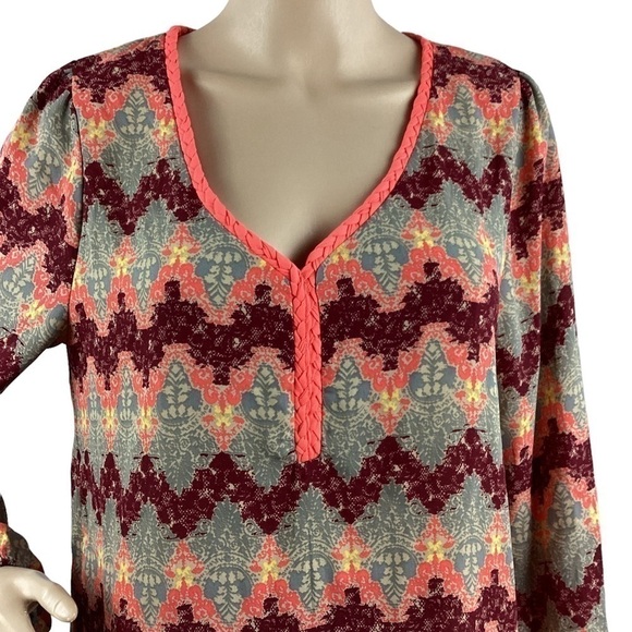 Xhilaration Top Size M Multicolor Blouse Boho Chevron - Picture 2 of 6